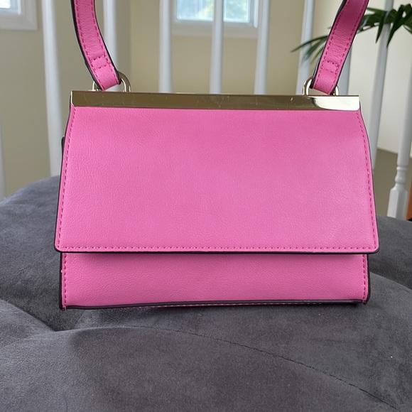 INC INTERNATIONAL CONCEPTS~Faux Leather Demi Aurora Crossbody Bag ~Pink/Gold~NWT - Picture 2 of 10